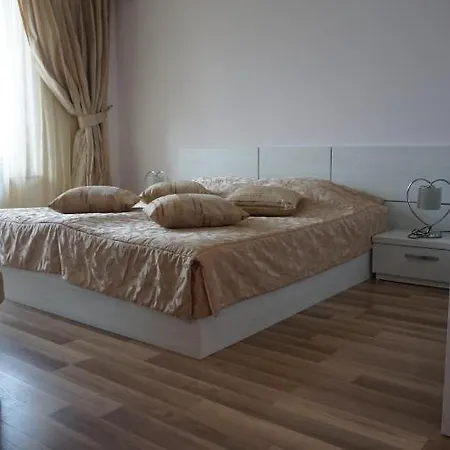 Long Aparthotel Shkorpilovtsi