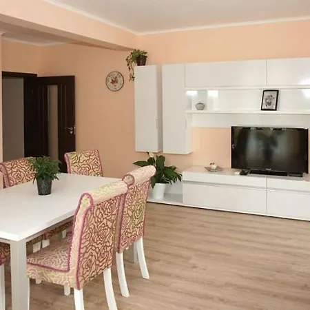 Апартхотел Long 4*