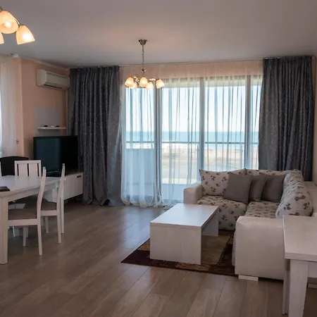 Lägenhetshotell Long 4*