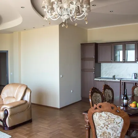 Апартхотел Long 4*